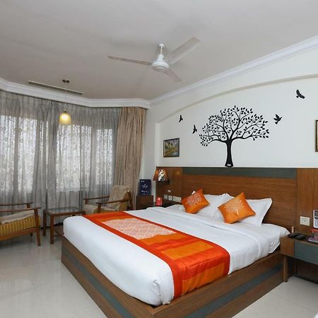 Oyo 1081 Hotel Sindhu International Tirupati Exteriér fotografie