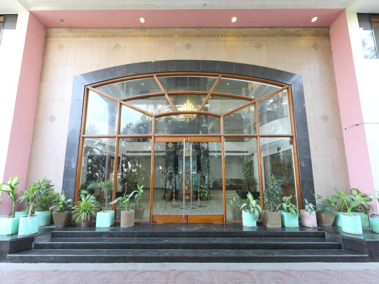 Oyo 1081 Hotel Sindhu International Tirupati Exteriér fotografie