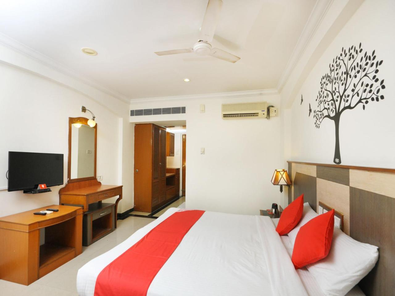 Oyo 1081 Hotel Sindhu International Tirupati Exteriér fotografie